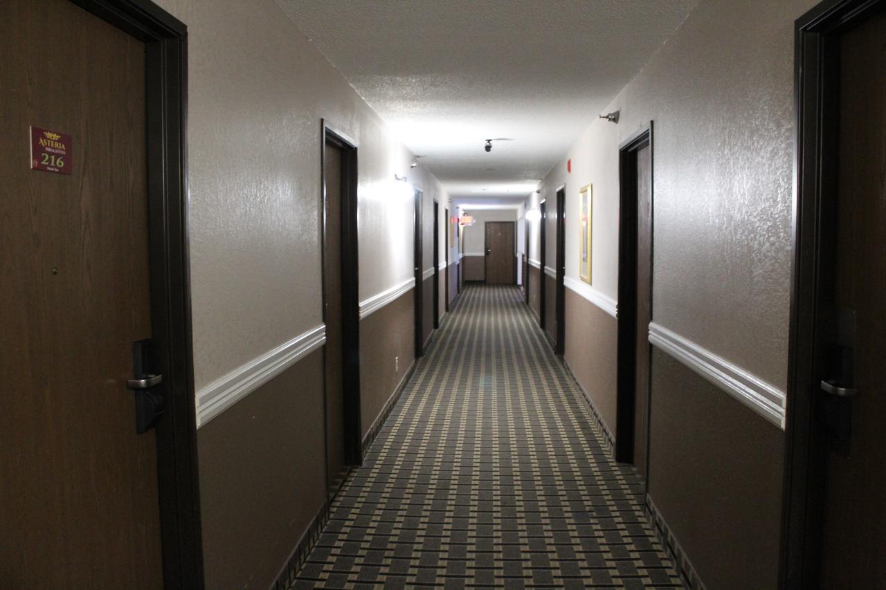 Coratel Inn And Suites Maple Grove Exterior foto