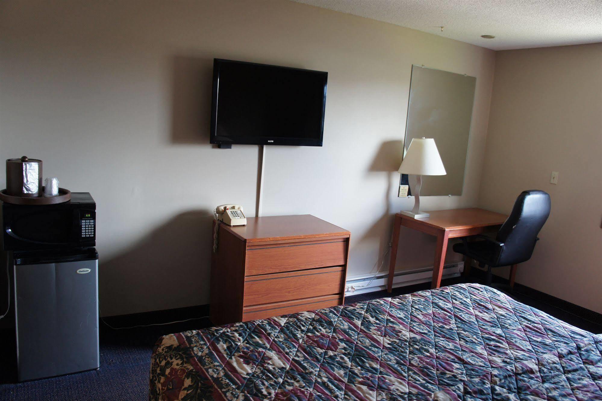 Coratel Inn And Suites Maple Grove Exterior foto