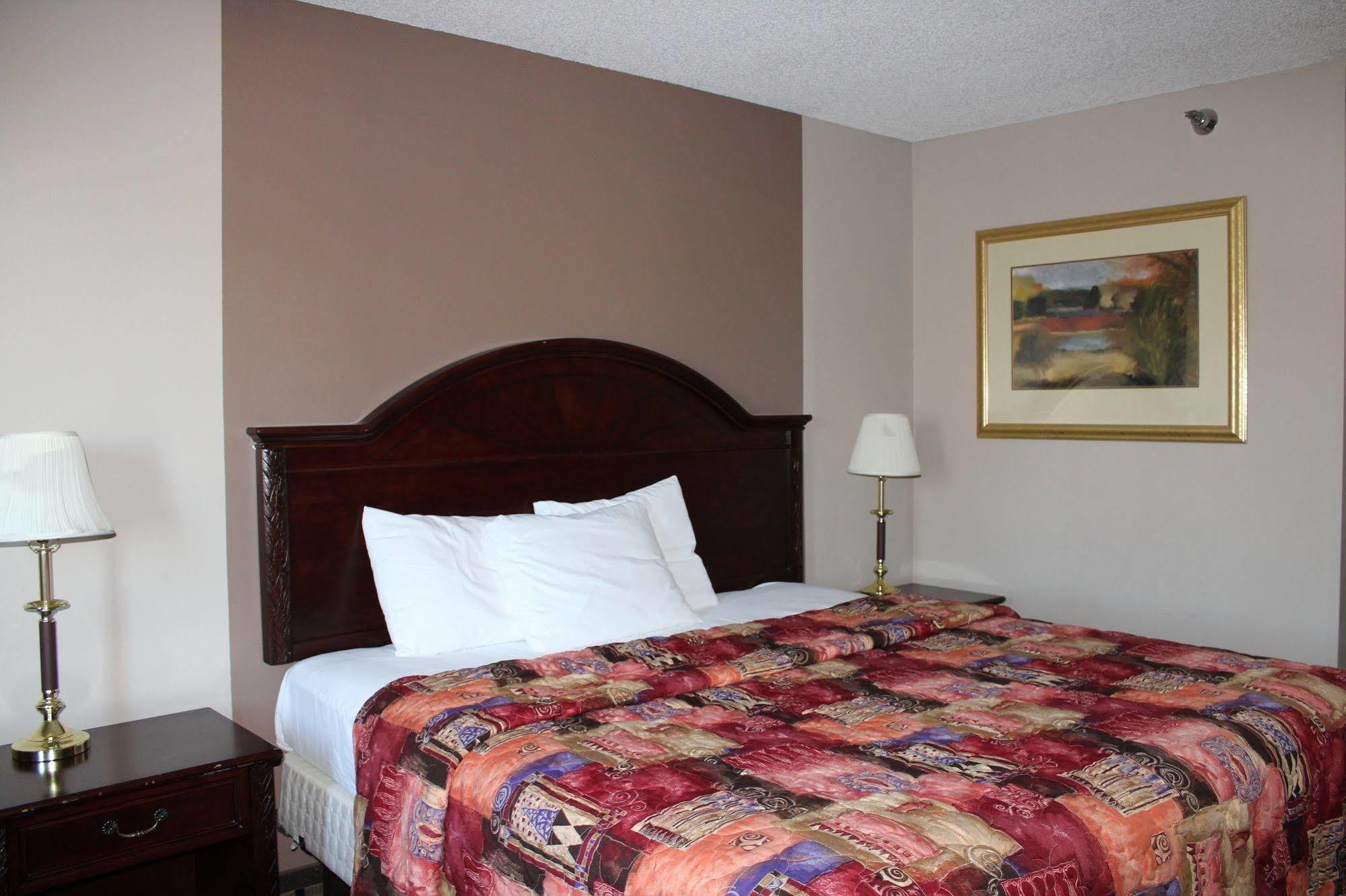 Coratel Inn And Suites Maple Grove Exterior foto